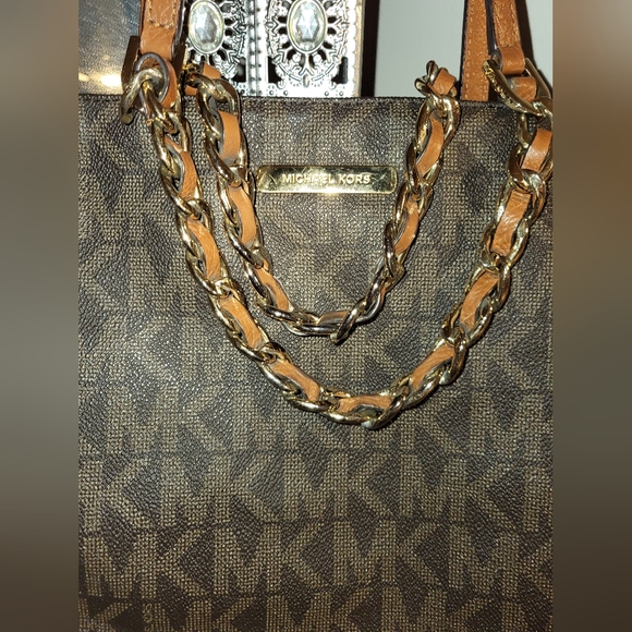 Michael Kors Monogram Satchel😍👜 - Picture 12 of 12